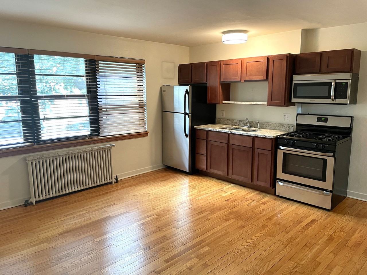 Virginia Apartments - Photo 3 of 15