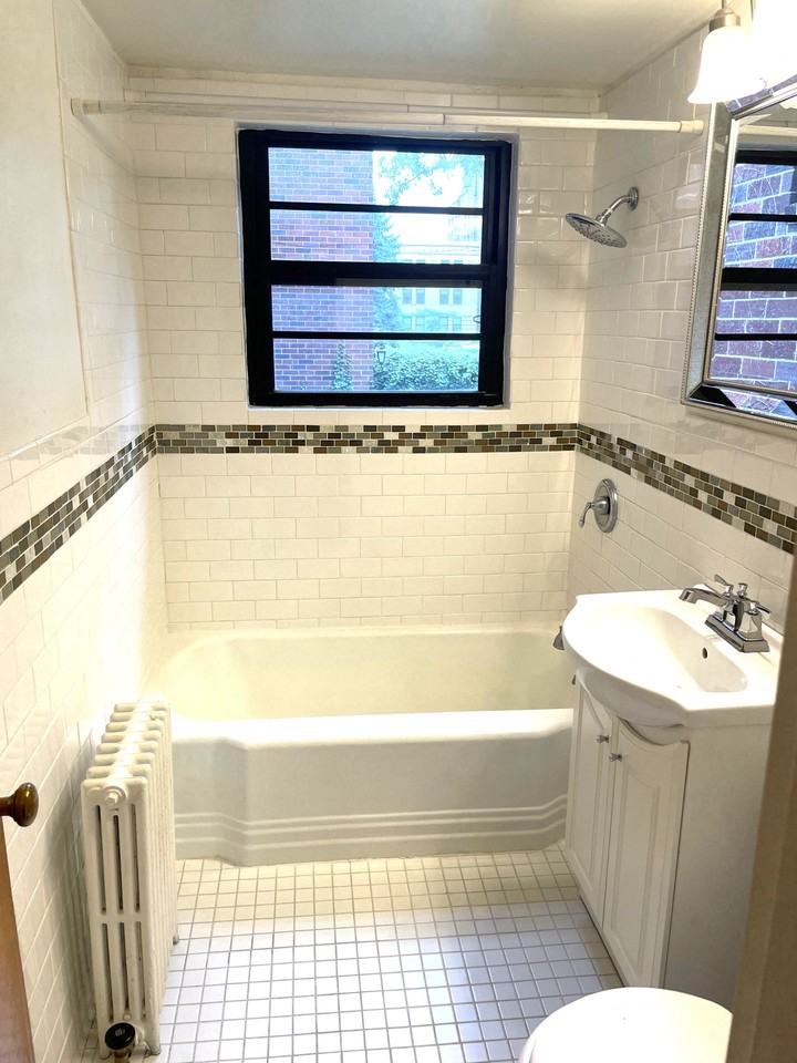 Virginia Apartments - Photo 7 of 15