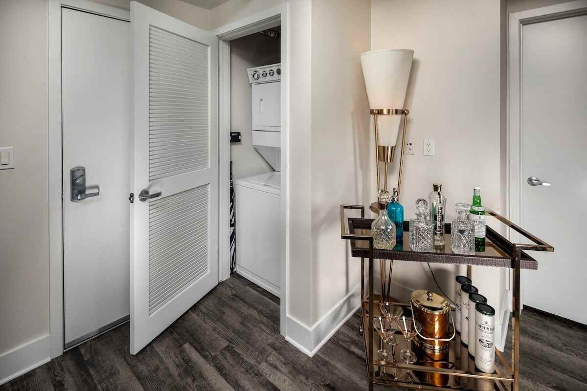 Fusion Encore Hollywood - Photo 6 of 24