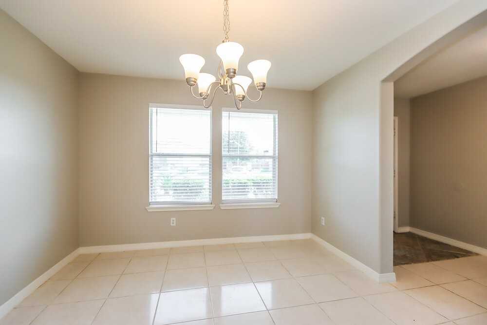 21203 Ambergris Ct - Photo 5 of 17