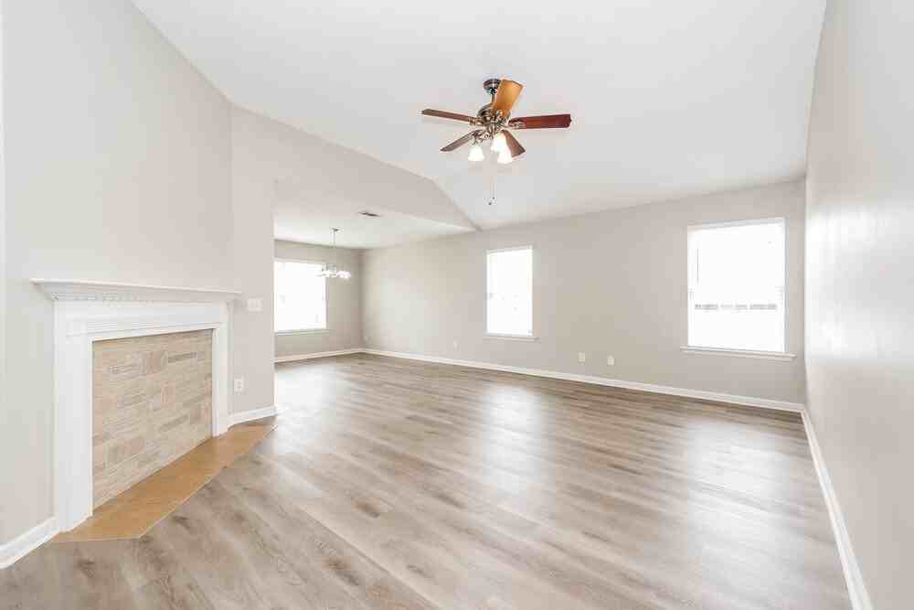 138 Howard Woody Dr - Photo 4 of 17