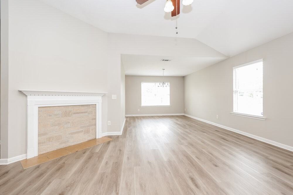 138 Howard Woody Dr - Photo 5 of 17