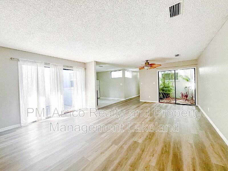 6576 Sweetbriar Ln - Photo 5 of 24