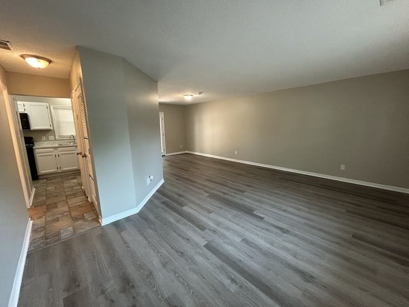 347 Oakland Rd - Photo 2 of 19