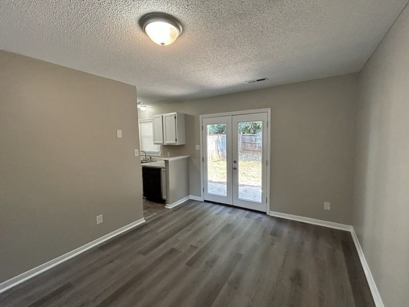 347 Oakland Rd - Photo 4 of 19