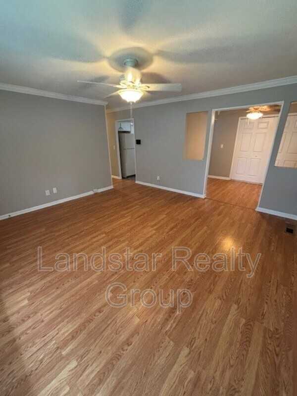 5412 Euclid Ave - Photo 4 of 43