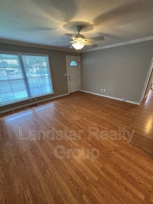 5412 Euclid Ave - Photo 5 of 43