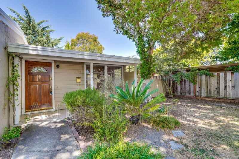 1764 Montecito Ave - Photo 2 of 20