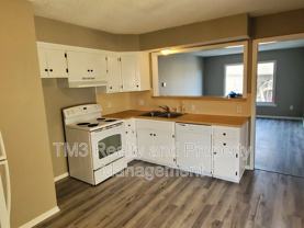 904 S Edgebrook Ln #C - Photo 1 of 1