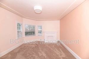 featured image of 1000 E 33rd St #202