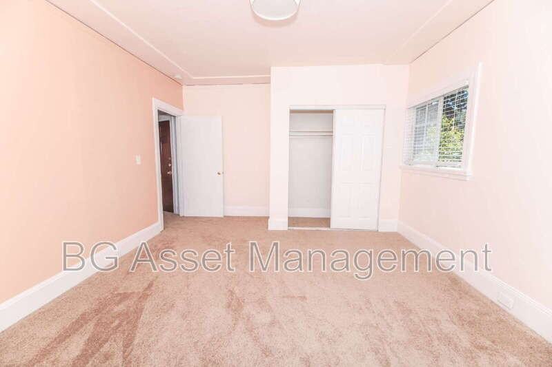 1000 E 33rd St #202 - Photo 2 of 13