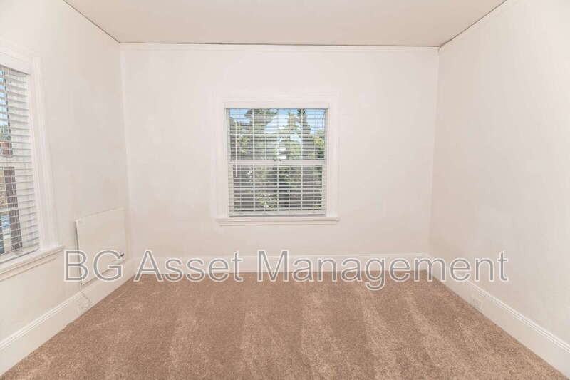 1000 E 33rd St #202 - Photo 5 of 13