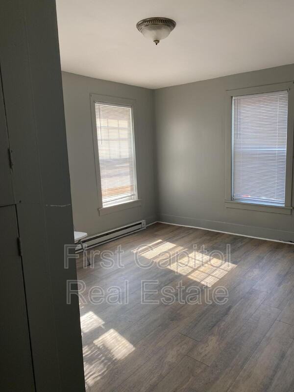 1 N 18th St - Photo 2 of 5