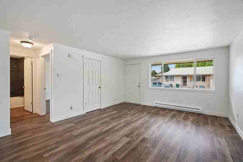 1910 N 8th St - Photo 3 of 20