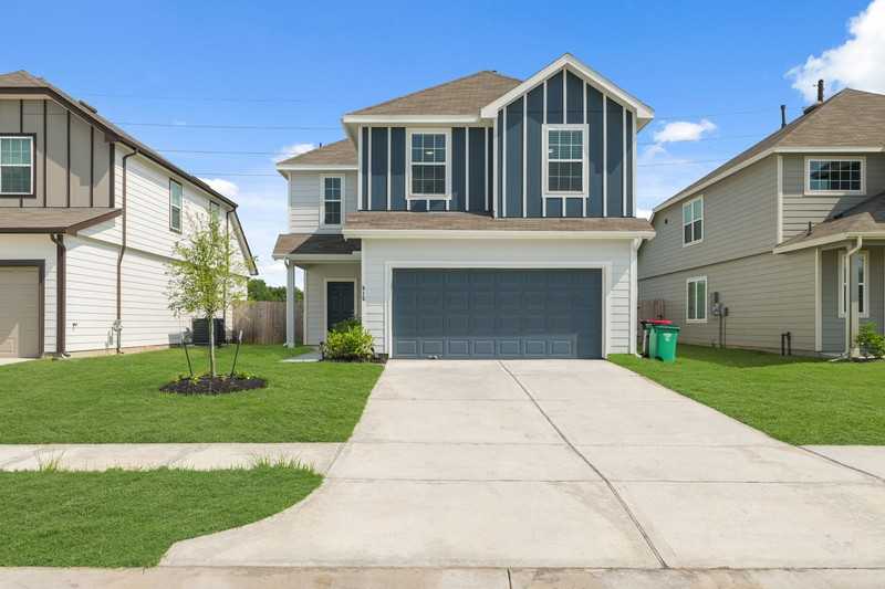 915 Luke Darrell Dr - Photo 3 of 38