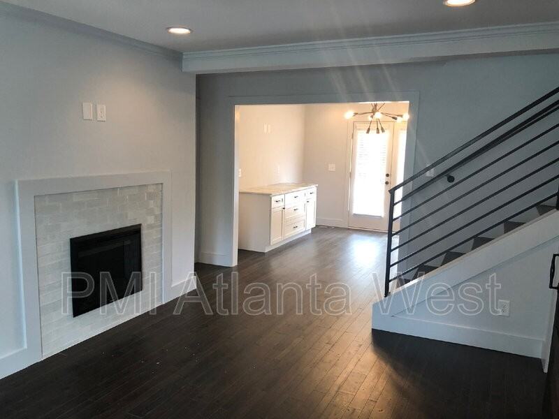 874 Rochelle Drive Southwest - Photo 5 of 19