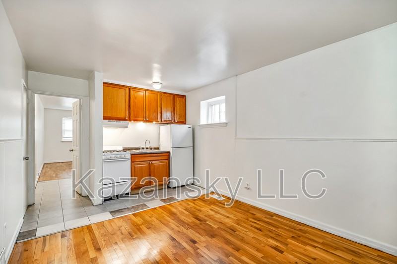 1862 Pratt St #A - Photo 2 of 11