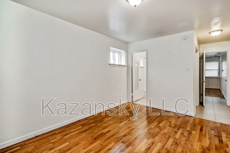 1862 Pratt St #A - Photo 6 of 11