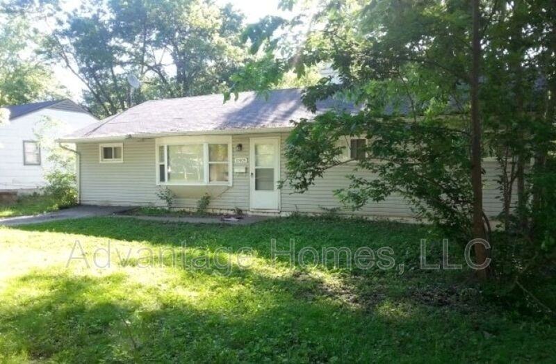 11405 Crystal Ave - Photo 2 of 29