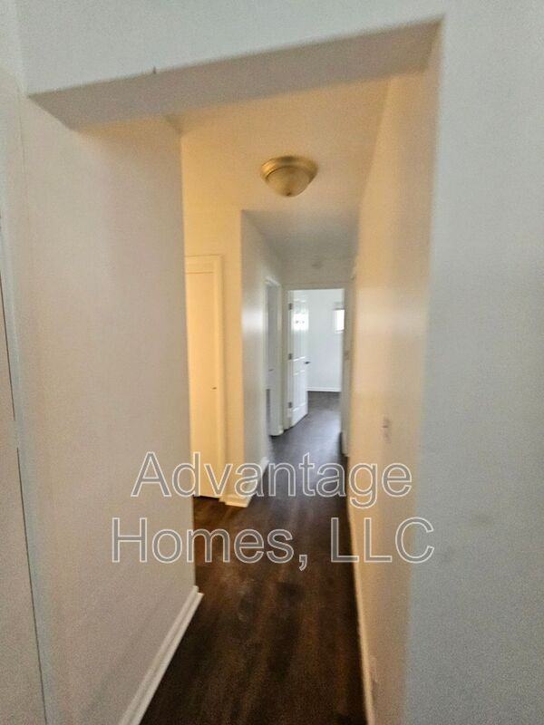 11405 Crystal Ave - Photo 6 of 29