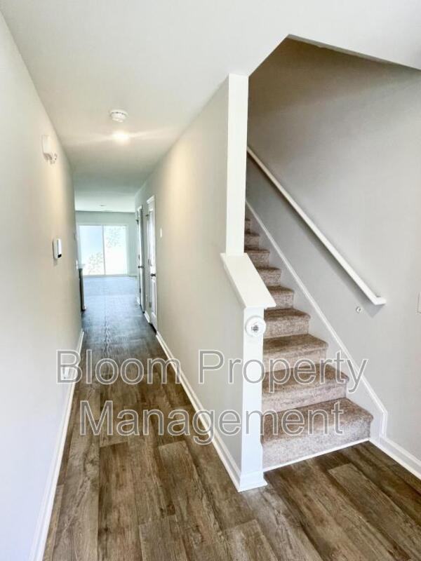 108 Rosefield Ct - Photo 2 of 17