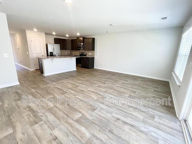 108 Rosefield Ct - Photo 3 of 17