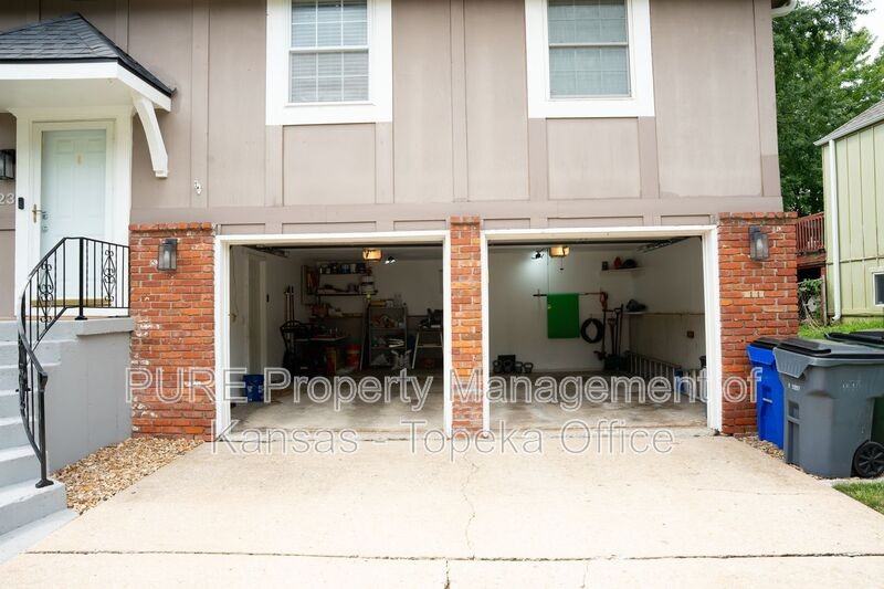 2023 E Mohawk Ct - Photo 3 of 39