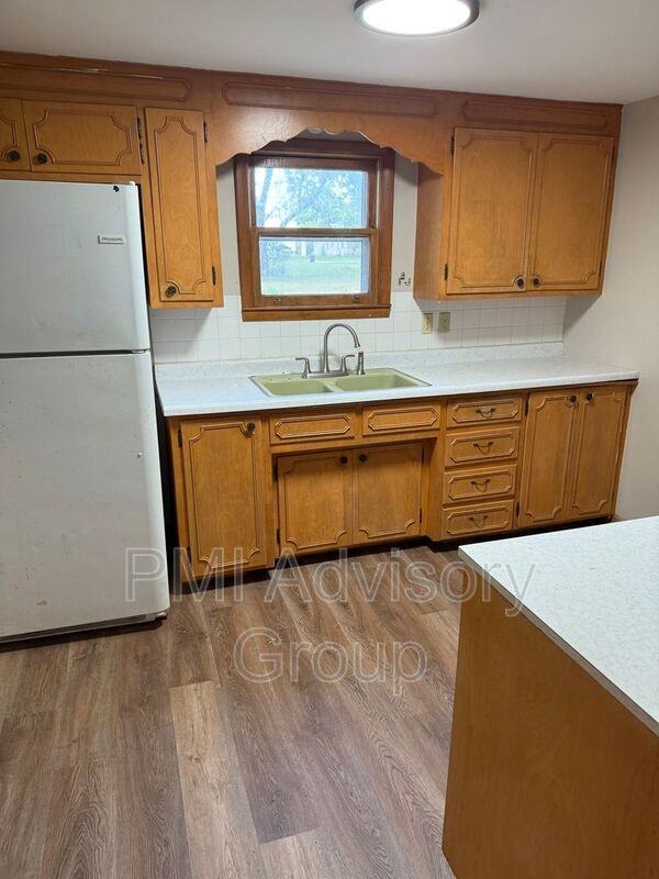 104 Holliday St - Photo 2 of 5