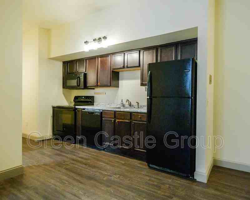 260 College St - Photo 3 of 17