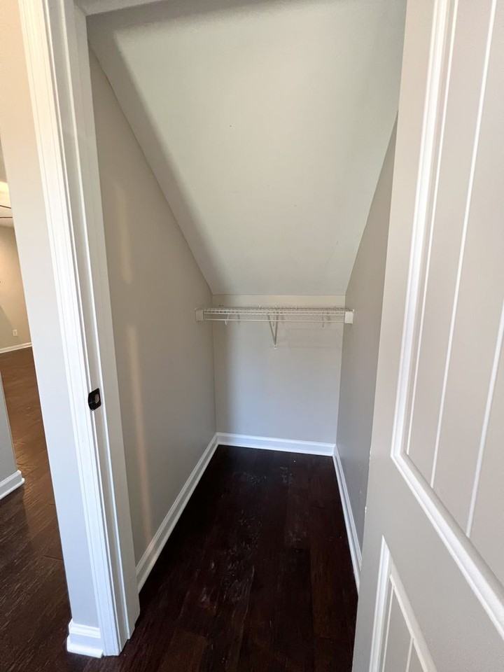 358 Chalet Cir - Photo 3 of 40