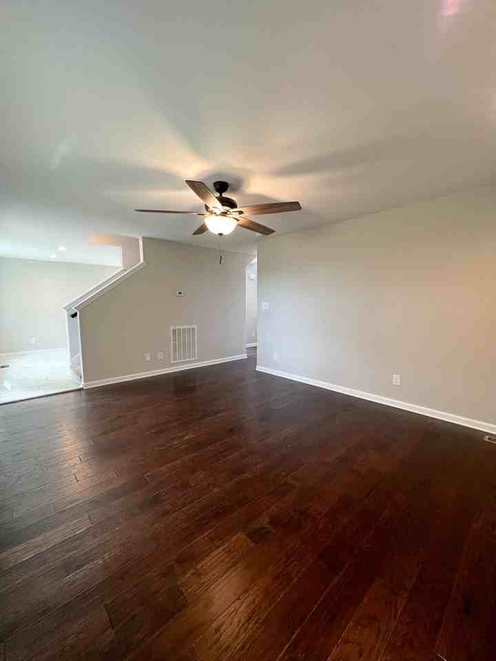 358 Chalet Cir - Photo 7 of 40