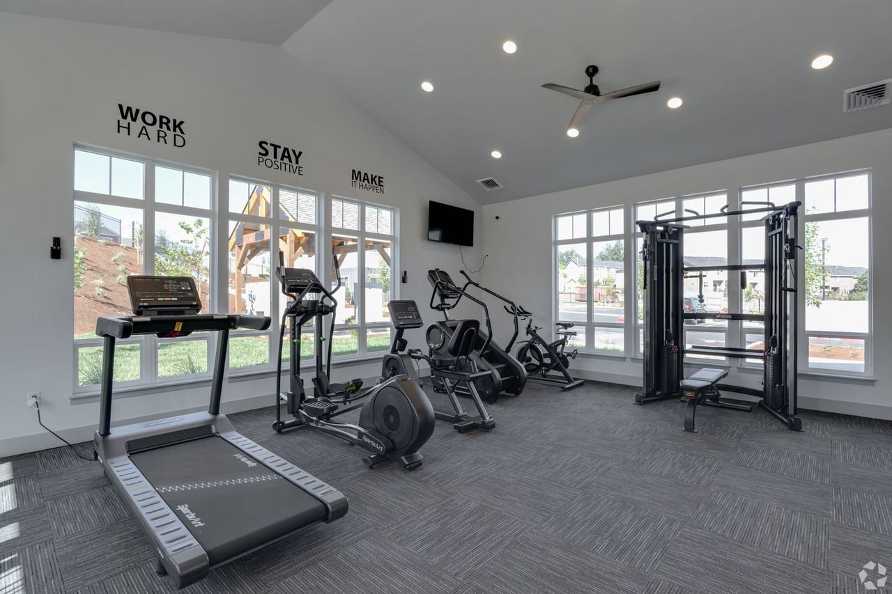 LIBERTY CREST APARTMENTS - Photo 6 of 48