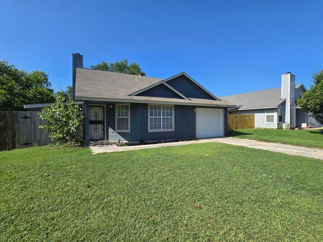 2408 Windmill Dr - Photo 2 of 17