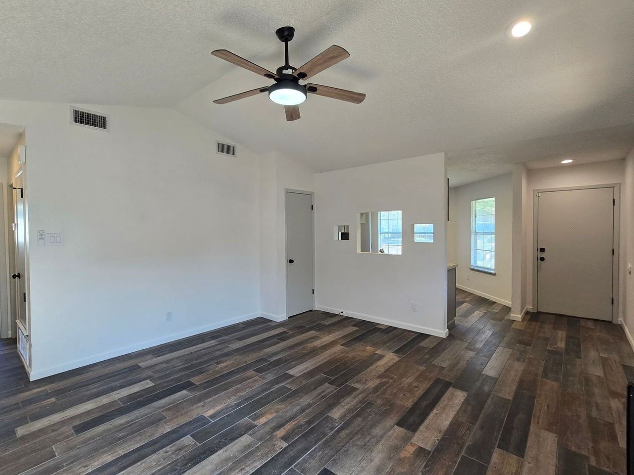 2408 Windmill Dr - Photo 6 of 17