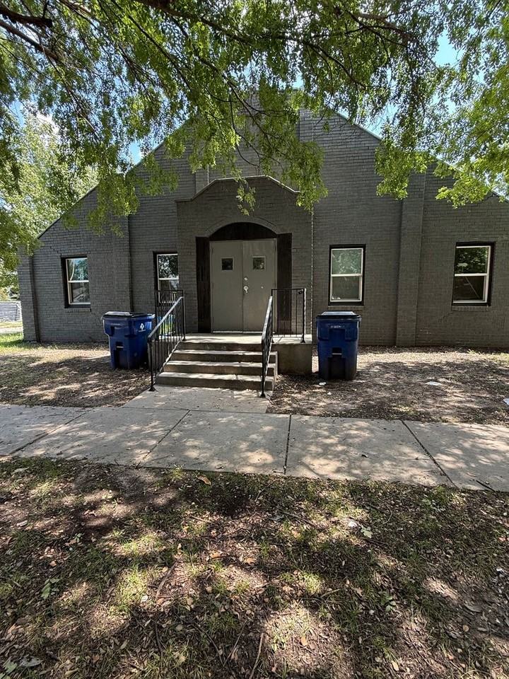 1704 S Santa Fe St #1 - Photo 2 of 15