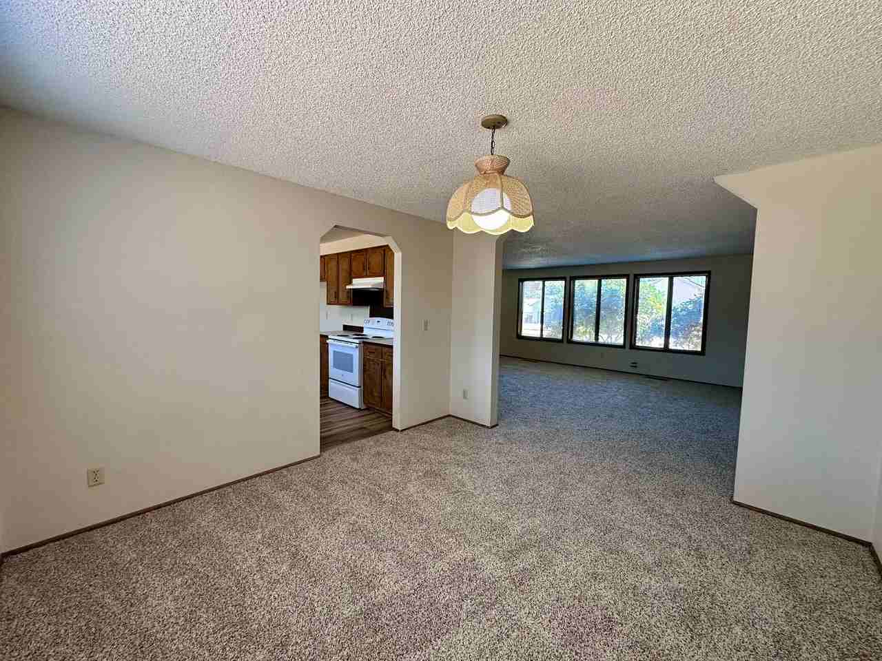 970 S 55th Pl - Photo 6 of 26