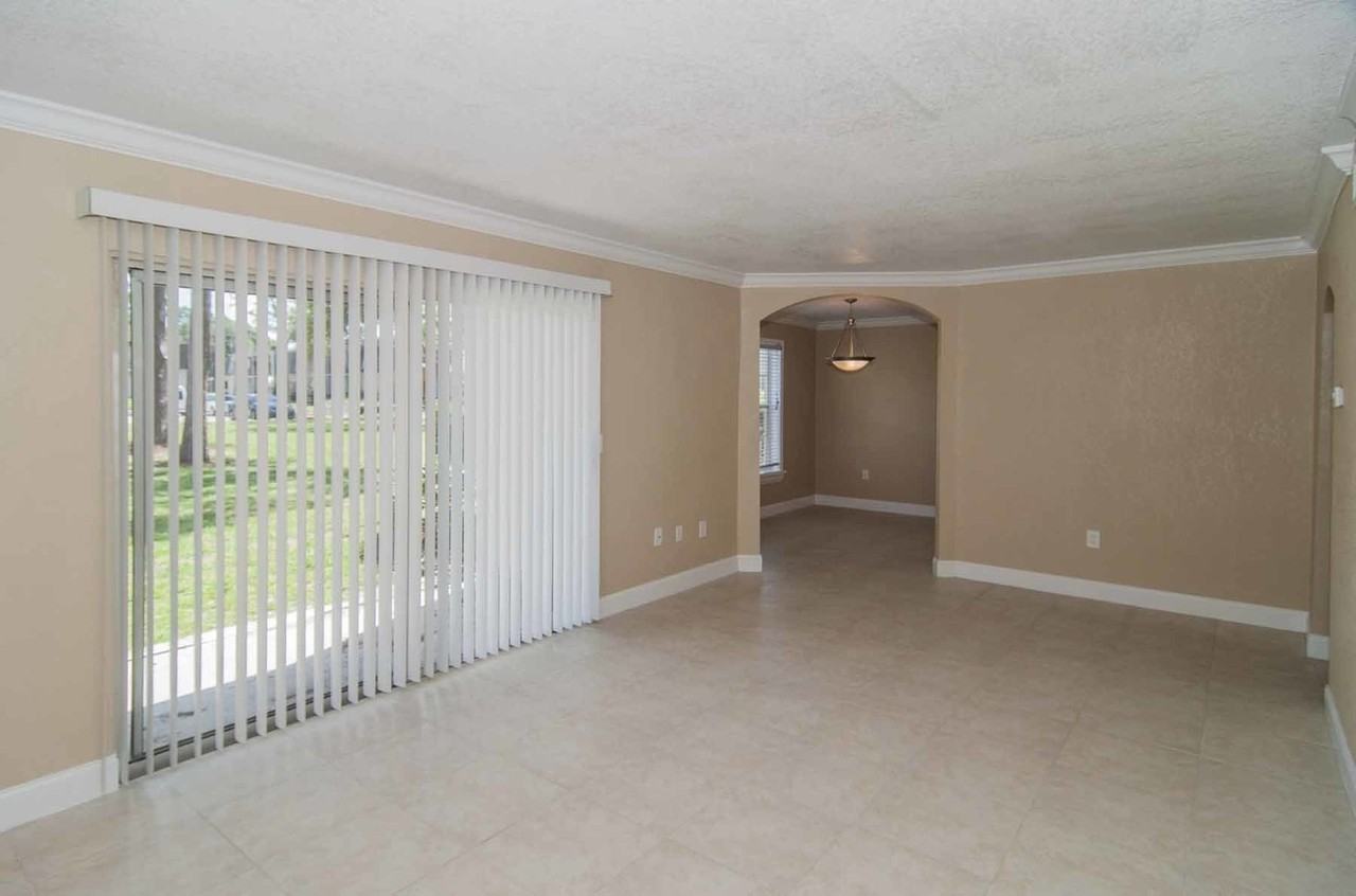 Orange North Apartments & Villas - Photo 2 of 18