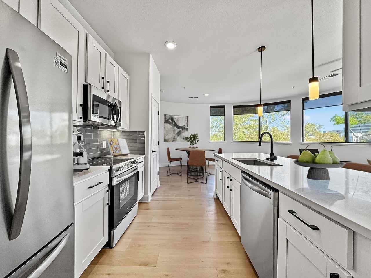 Instrata Upper Kirby - Photo 2 of 48