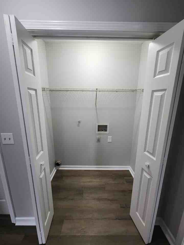 1015 Northwood - Photo 2 of 20