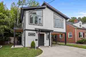 featured image of 1001B N Gregson St