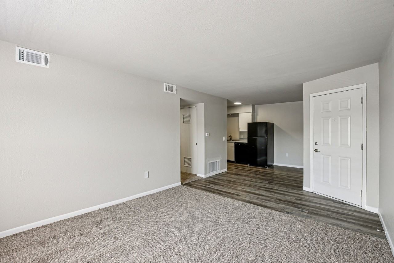 202 Sundance Drive - Photo 2 of 47