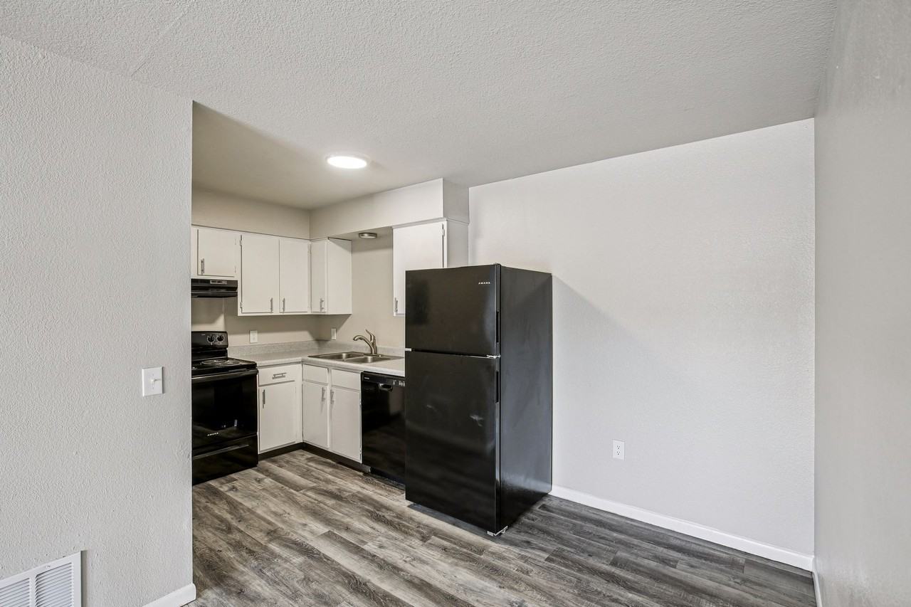 202 Sundance Drive - Photo 4 of 50