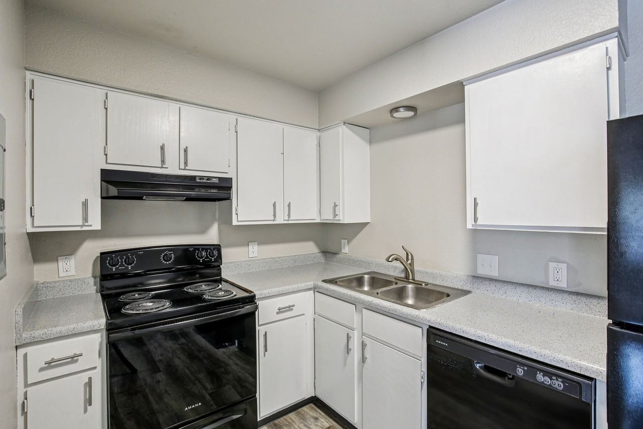 202 Sundance Drive - Photo 5 of 50