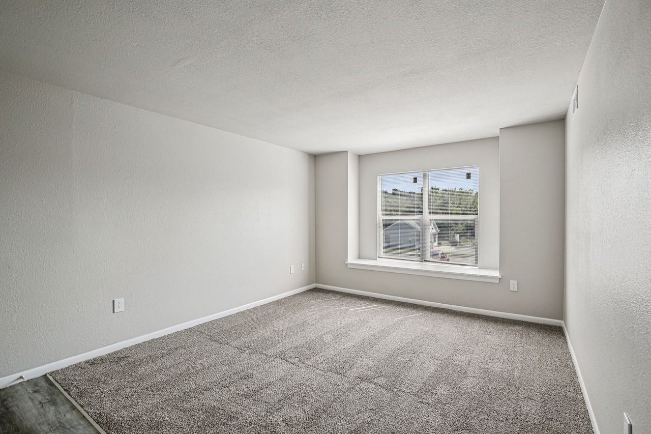 202 Sundance Drive - Photo 7 of 50