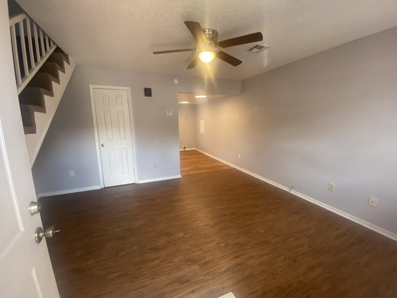 Pleasant Valley Apartments - Photo 2 of 10