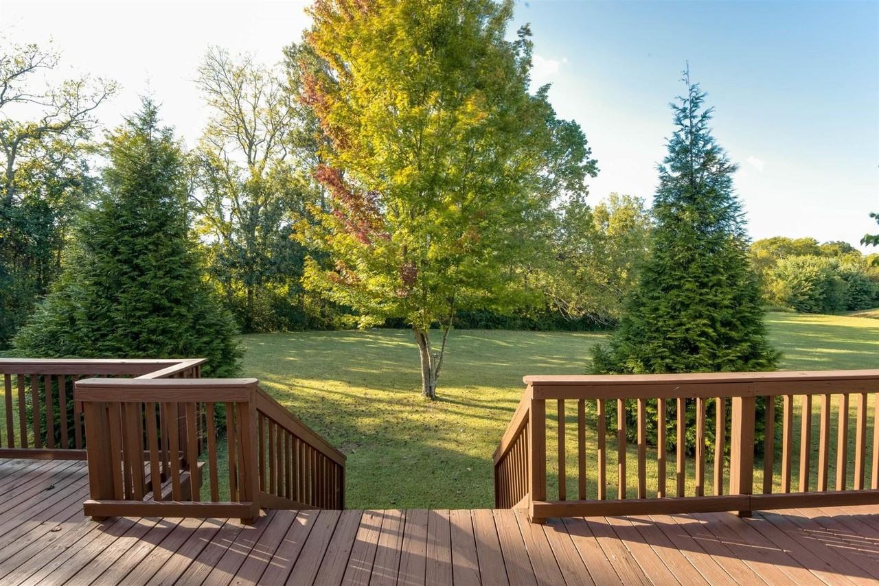 702 Middleton Lane - Photo 5 of 29