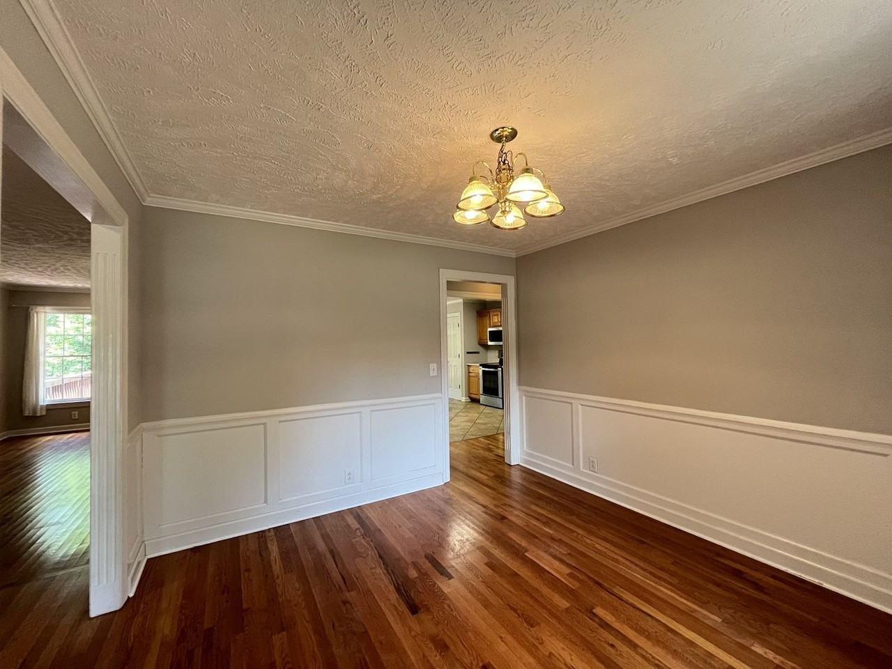 702 Middleton Lane - Photo 7 of 29