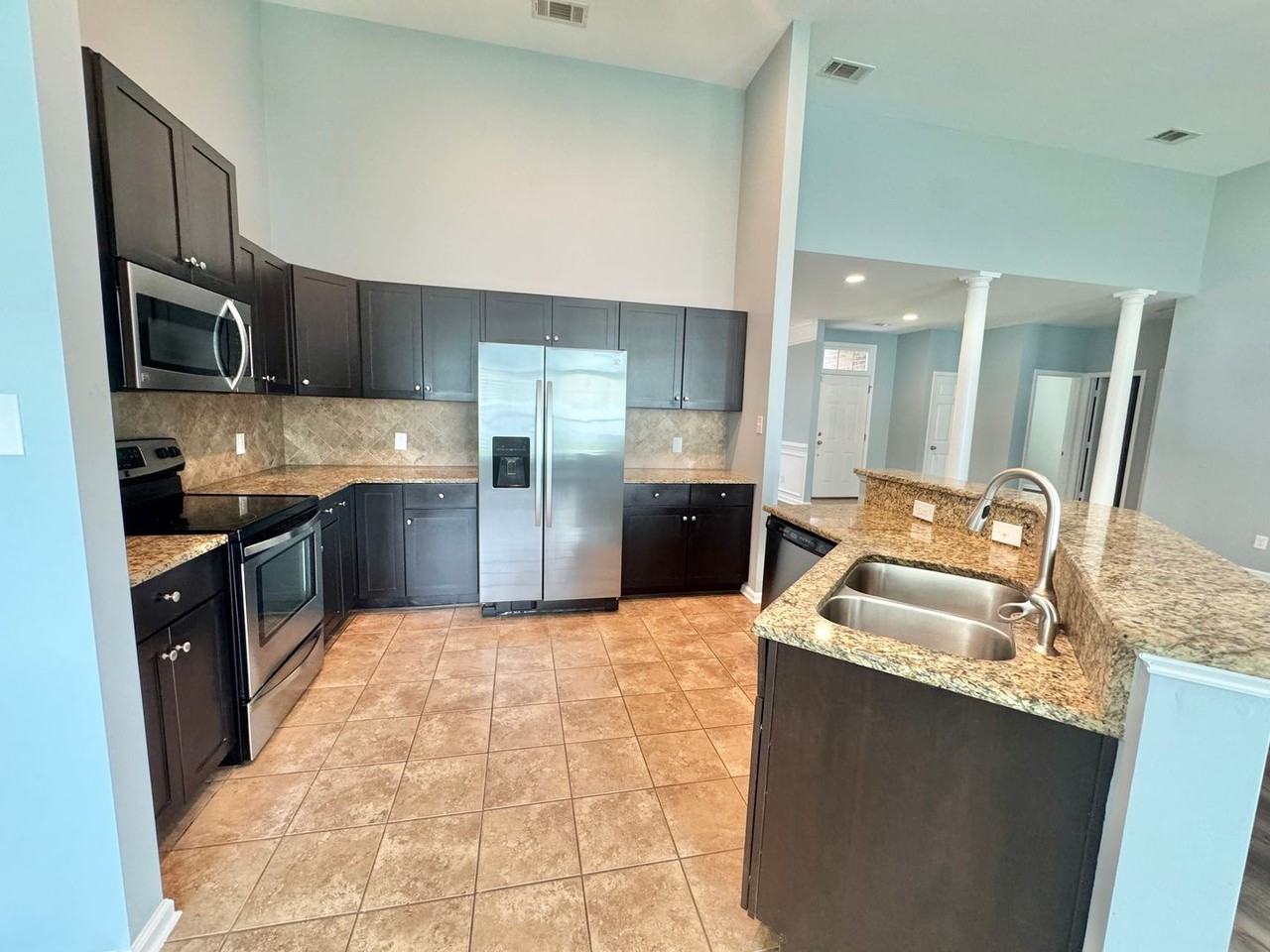 101 Oaktrace Pl - Photo 2 of 20