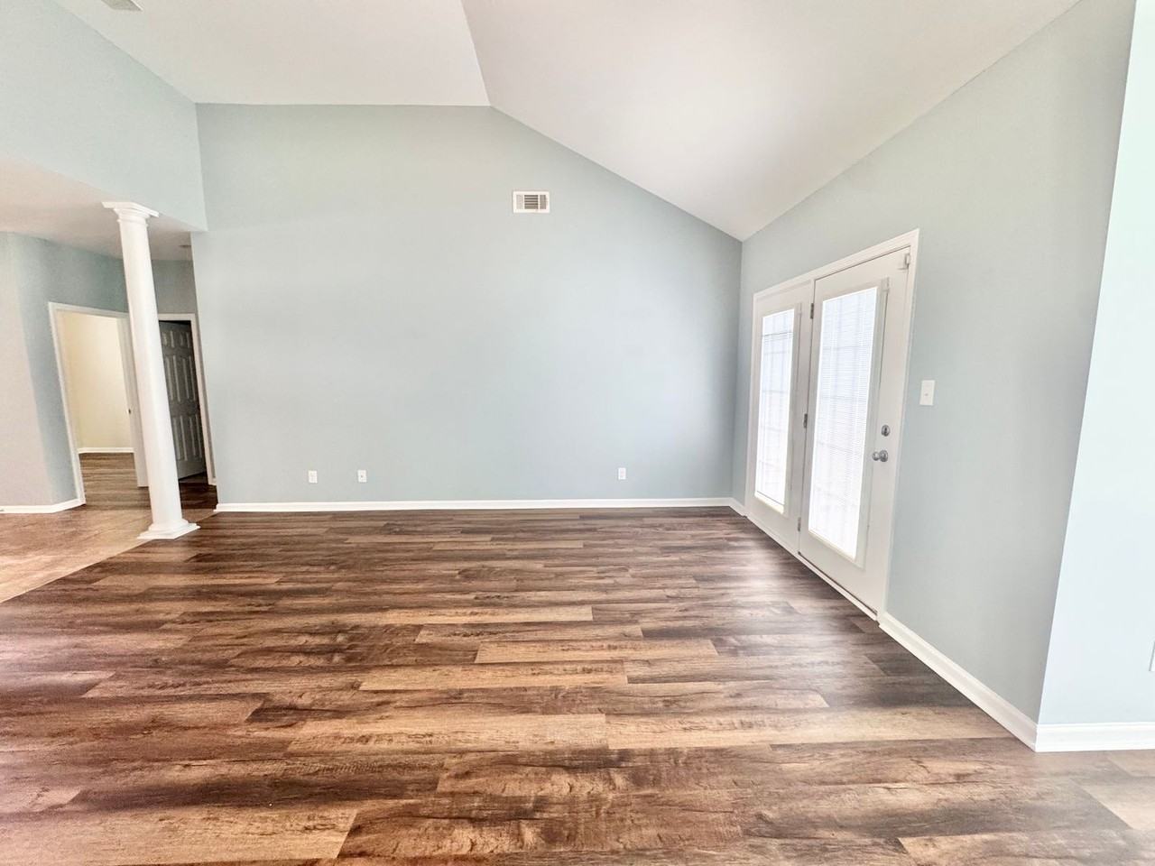 101 Oaktrace Pl - Photo 5 of 20
