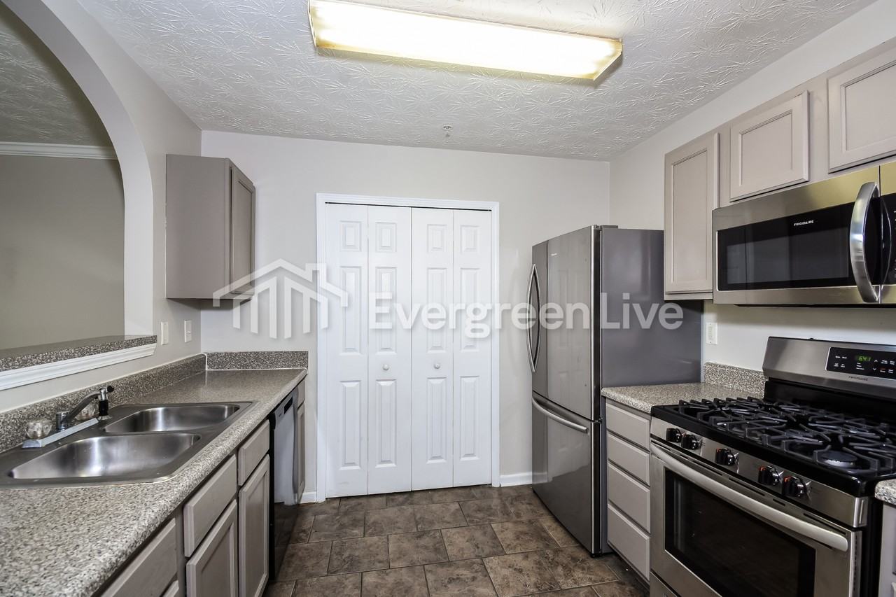 3150 Panthers Trce - Photo 6 of 13